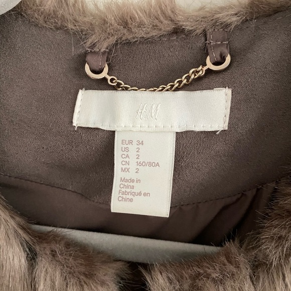 H&M furry vest - Picture 3 of 3